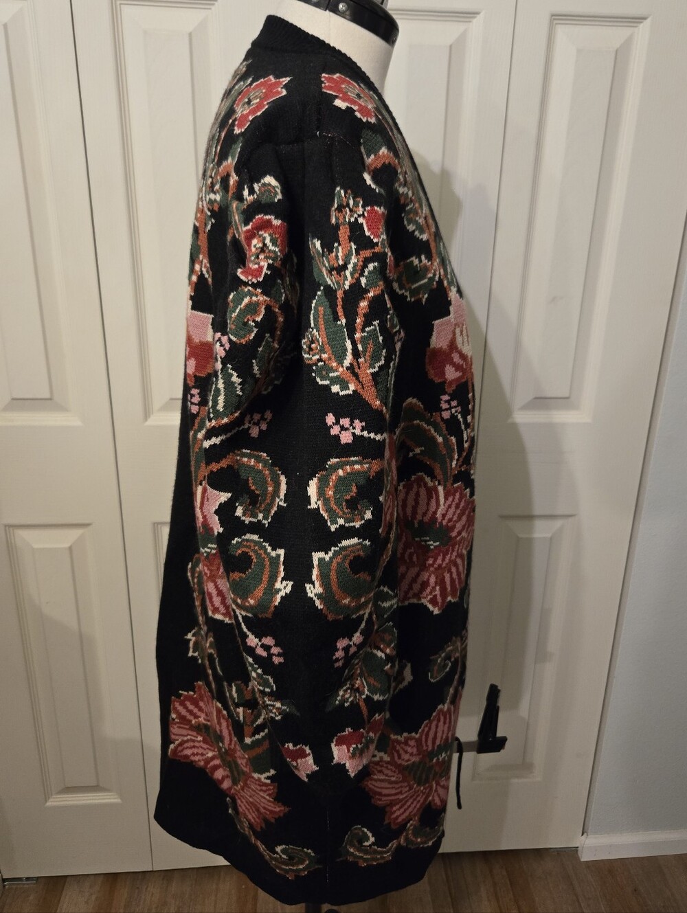 FARM Rio Sweater Size XL - Picture 4 of 10
